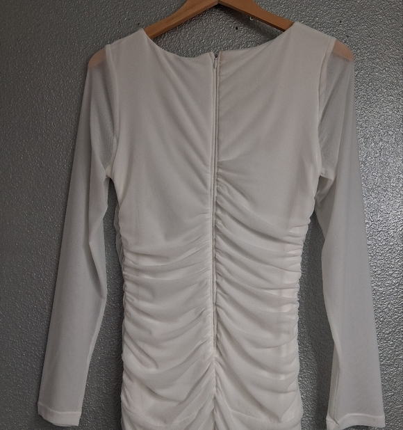 NWT Zattcas White Formal Dress With Ruching & Ruffles  Size L - Picture 4 of 10